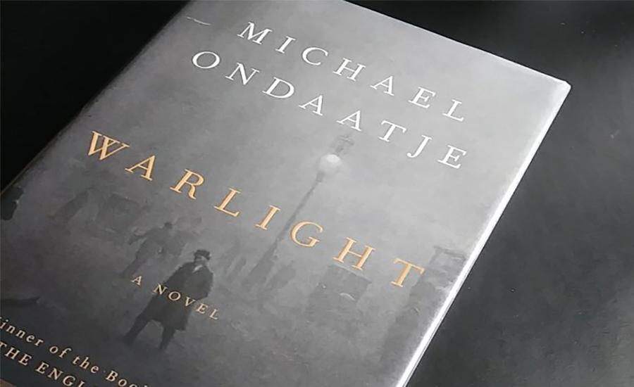 Зохиолч:Майкл Ондатже “Дайны гэрэл” 