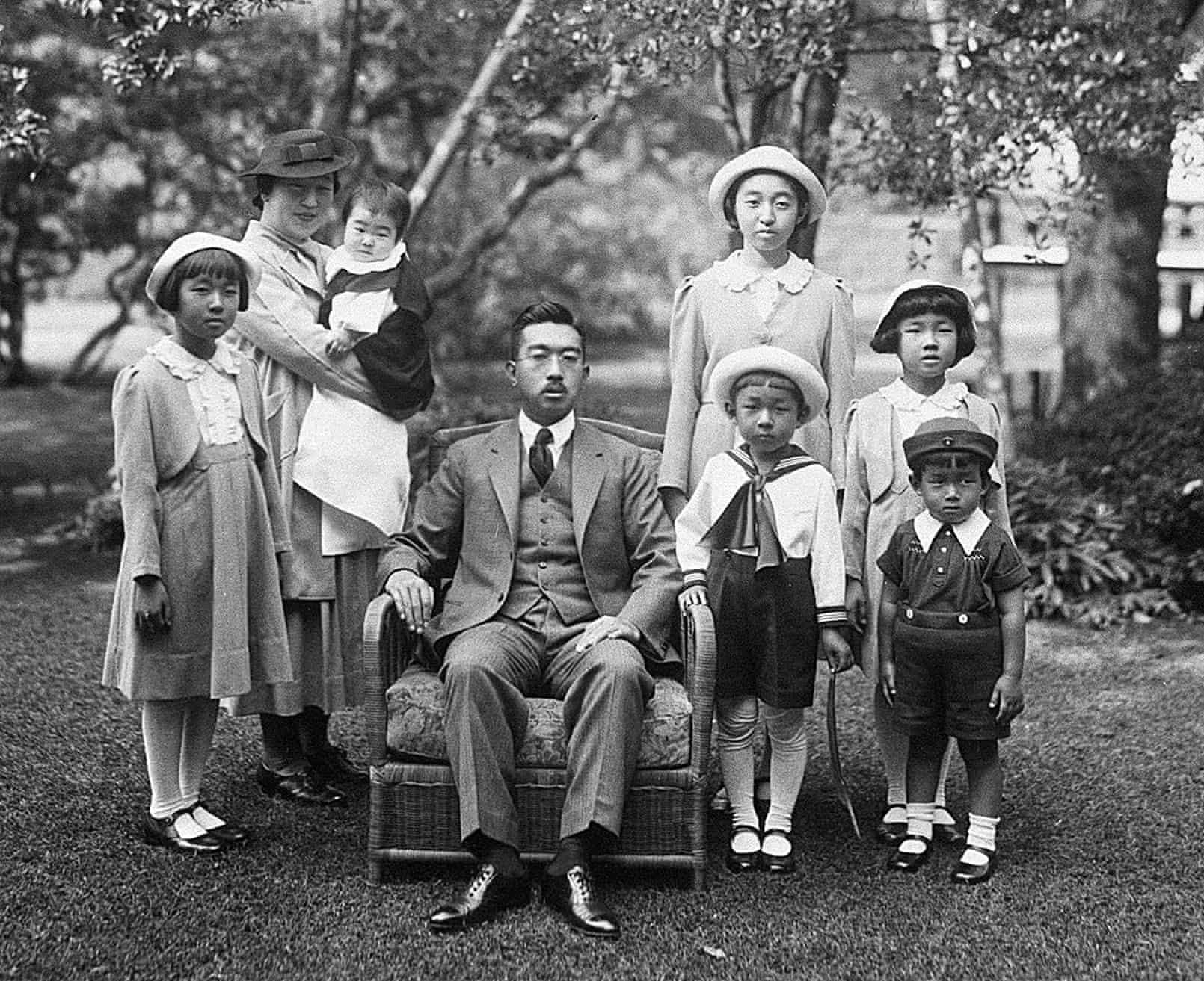1939 он, Эзэн хаан асан Хирохито гэр бүлийн гишүүдийн хамт