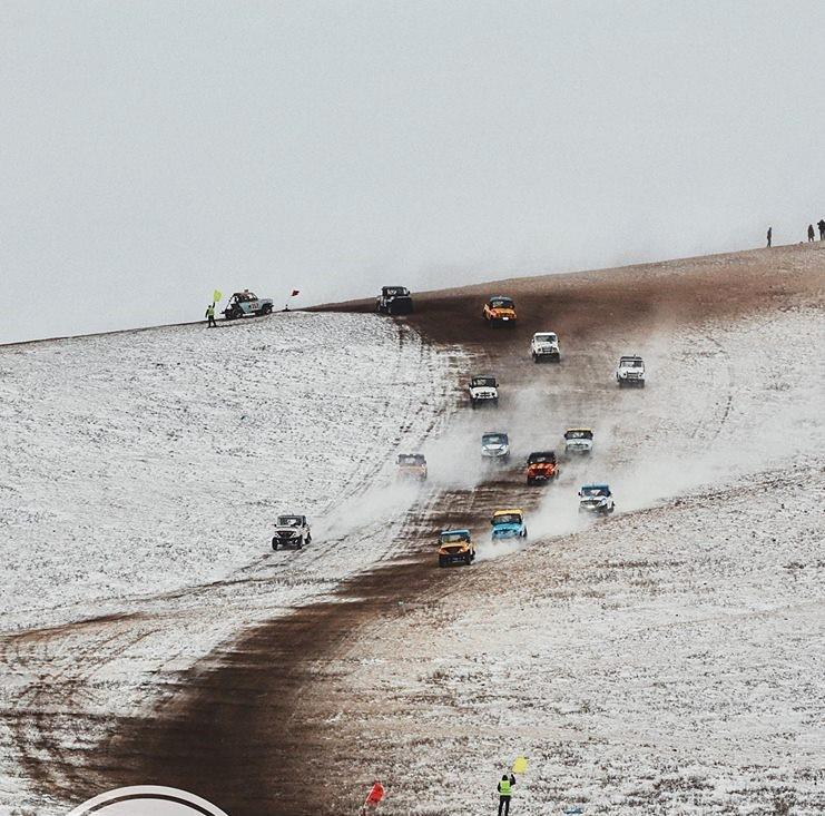  Финалд шалгараад гарч ирэхэд өөдөөс 15 тамирчин уралдах гээд зогсож байдаг